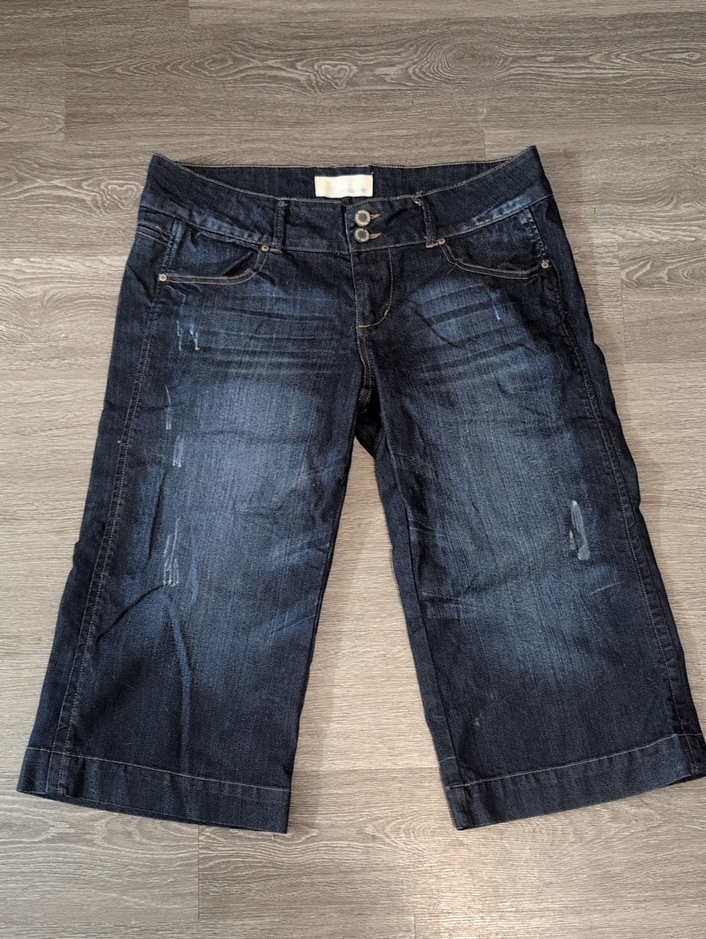 Women's Distressed Jean Capris